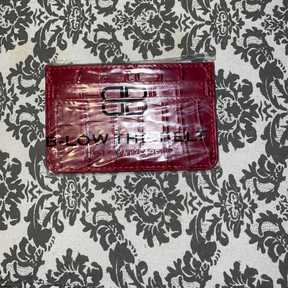 3/$25- BNWT B-Low The Belt Card Case